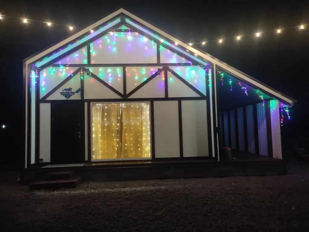 Дом отдыха на берегу озера