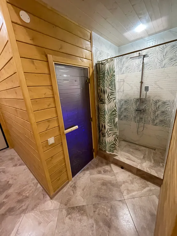 Дом в Лесном на берегу