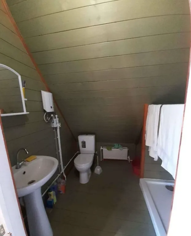 Уютный гостевой дом с баней на берегу озера