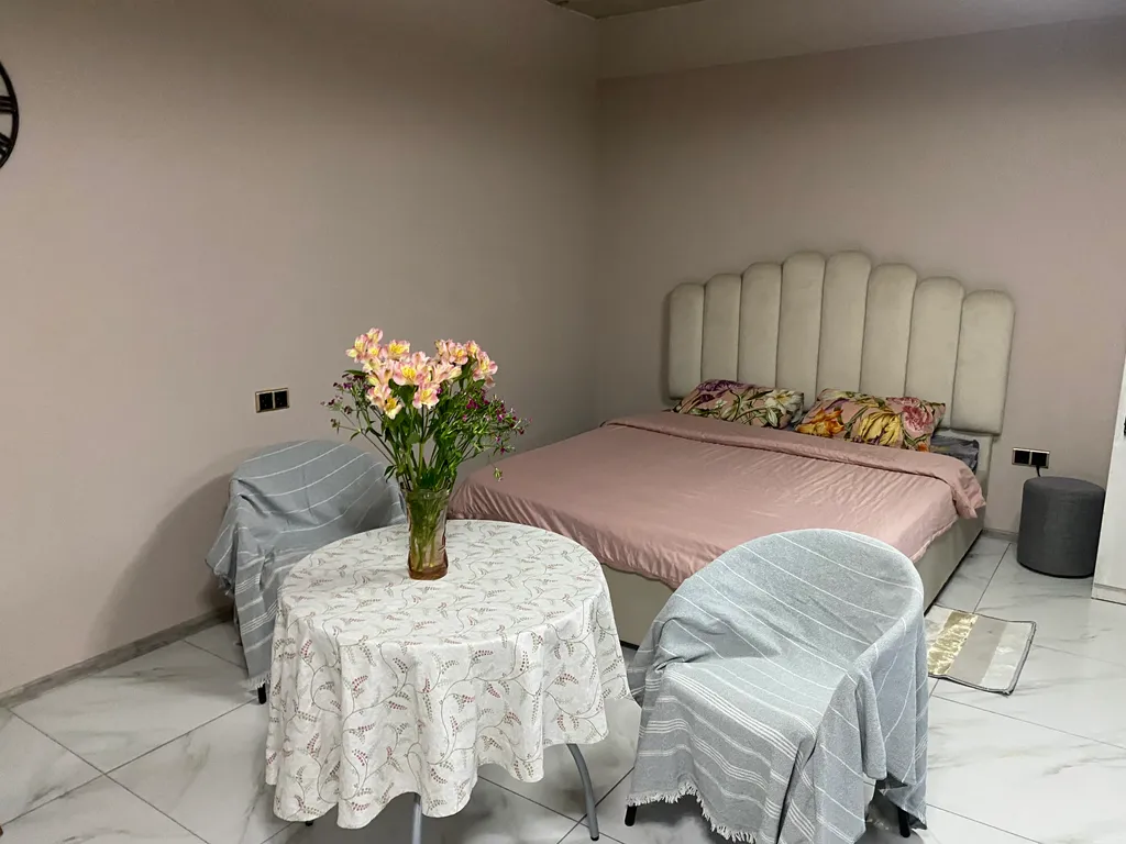 Студия у парка на 1 этаже с отдельным входом со стороны улицы