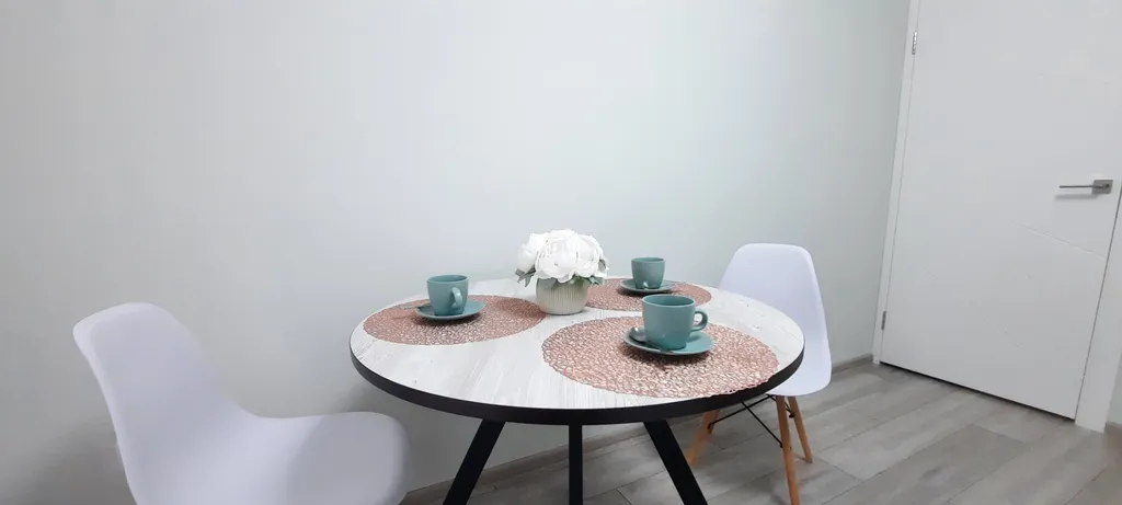 Чистая квартира с большой кроватью