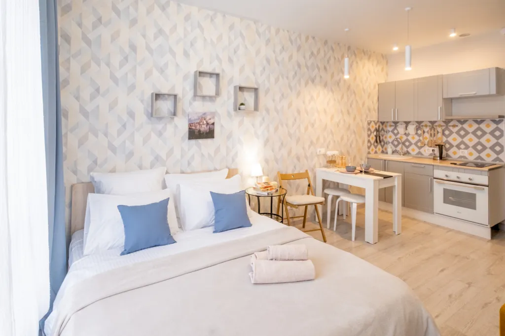 Студия около кадетского корпуса