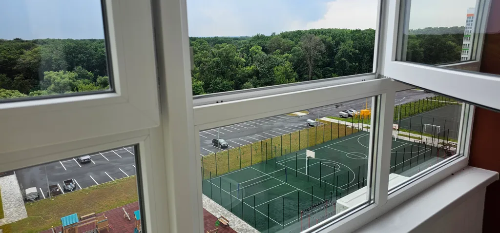 Студия с видом на лес