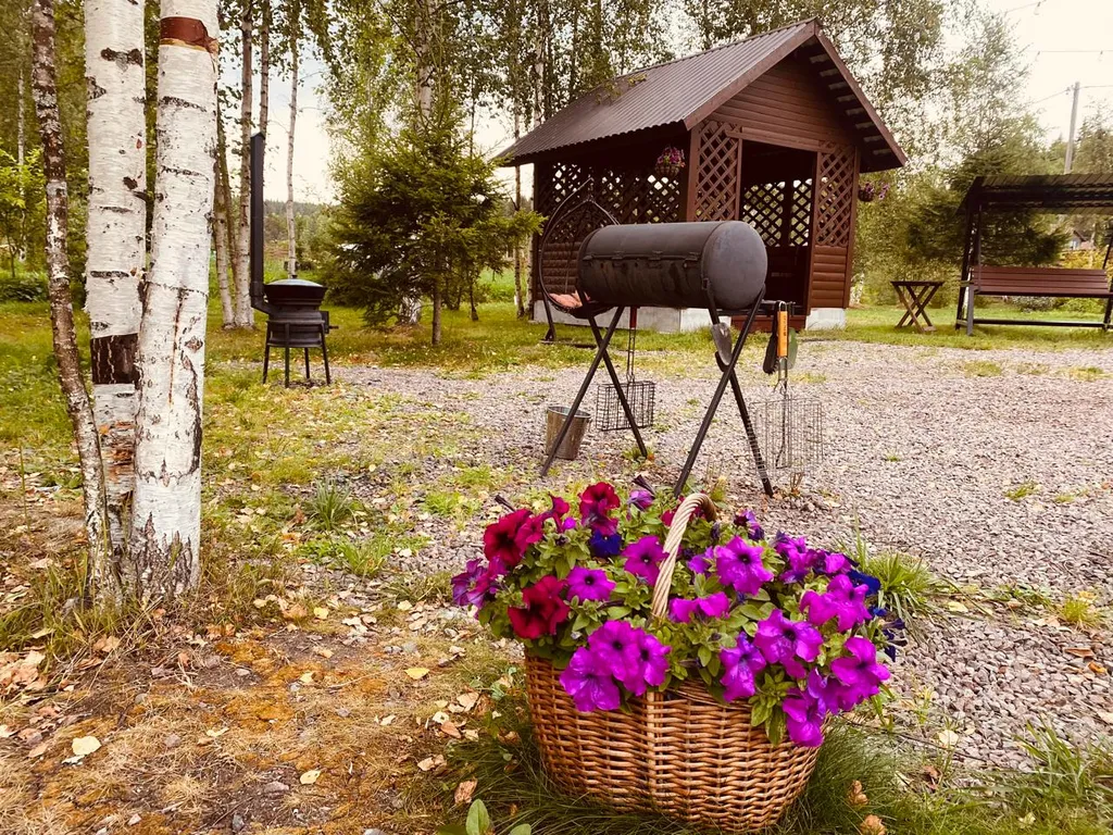 Берлога люкс, коттедж с банным чаном для отдыха с видом на лес и скалы