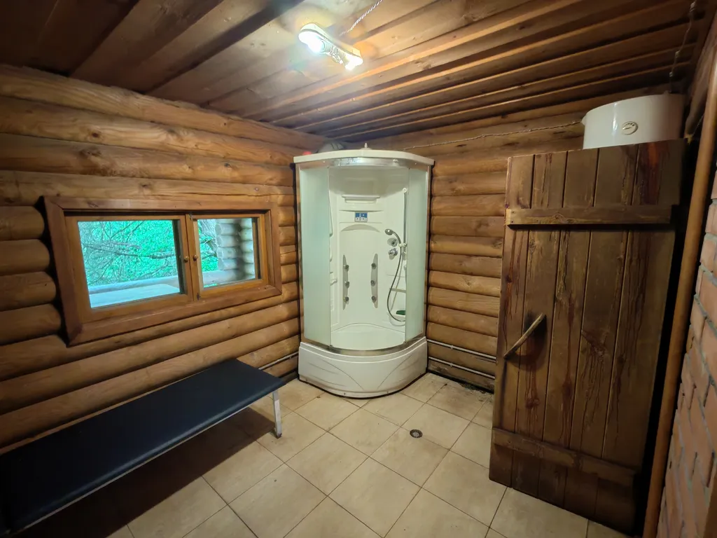 Хутор возле леса и озер