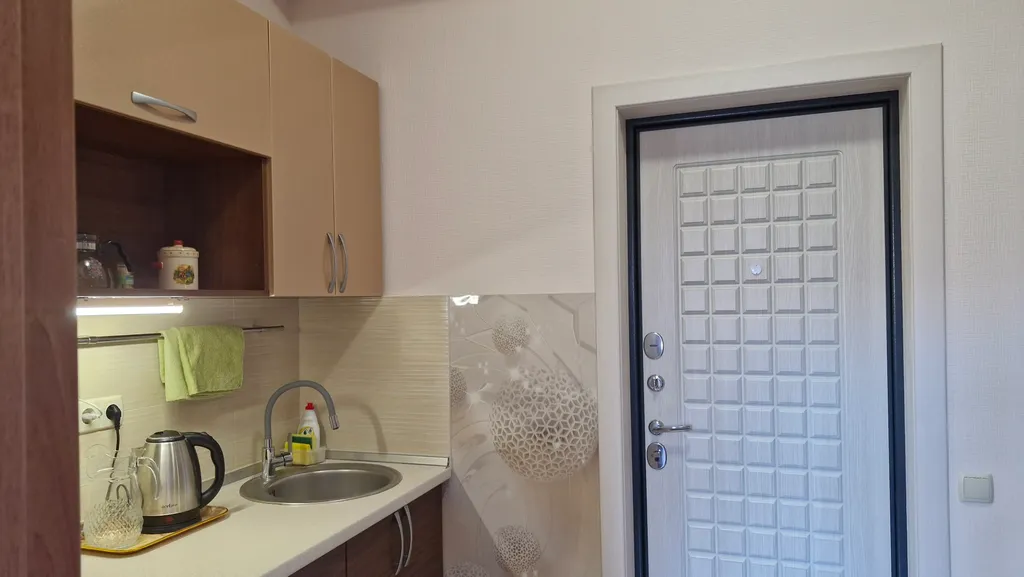 Свежая 1-комнатная квартира с дизайнерским ремонтом