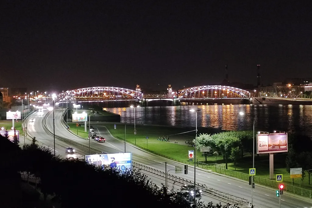 Квартира 2-х комнатная квартира с видом на Смольный Собор и Неву — Санкт-Петербург