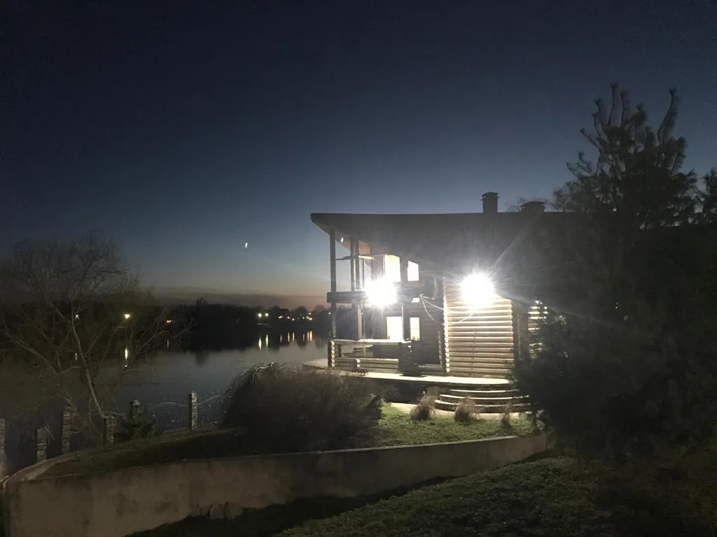 Коттедж Уютный дом на берегу реки — Новая Ладога