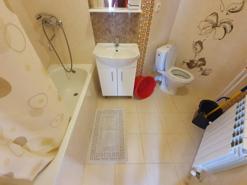 Жилье со своей кухней в частном секторе возле кинотеатра ракета