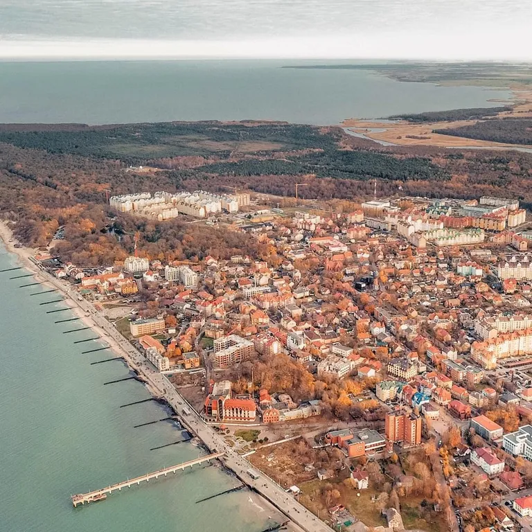 Деревенский дом у моря