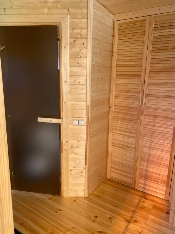 Глэмпинг Берег Леса рядом с горной рекой у леса, вблизи Чёрного моря