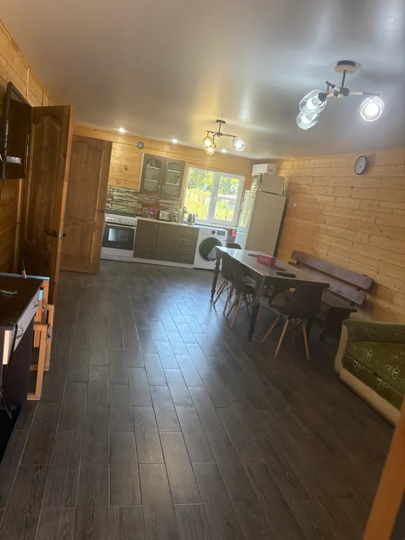 Домик у озера