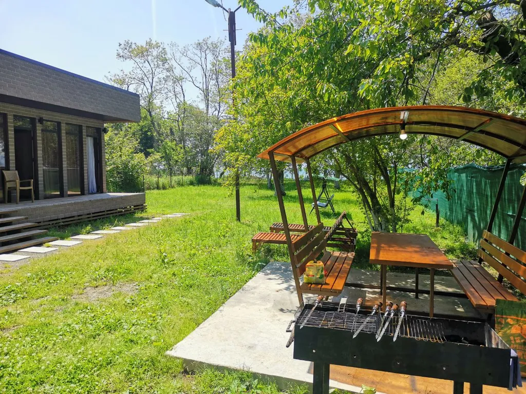 Дом с морем за калиткой