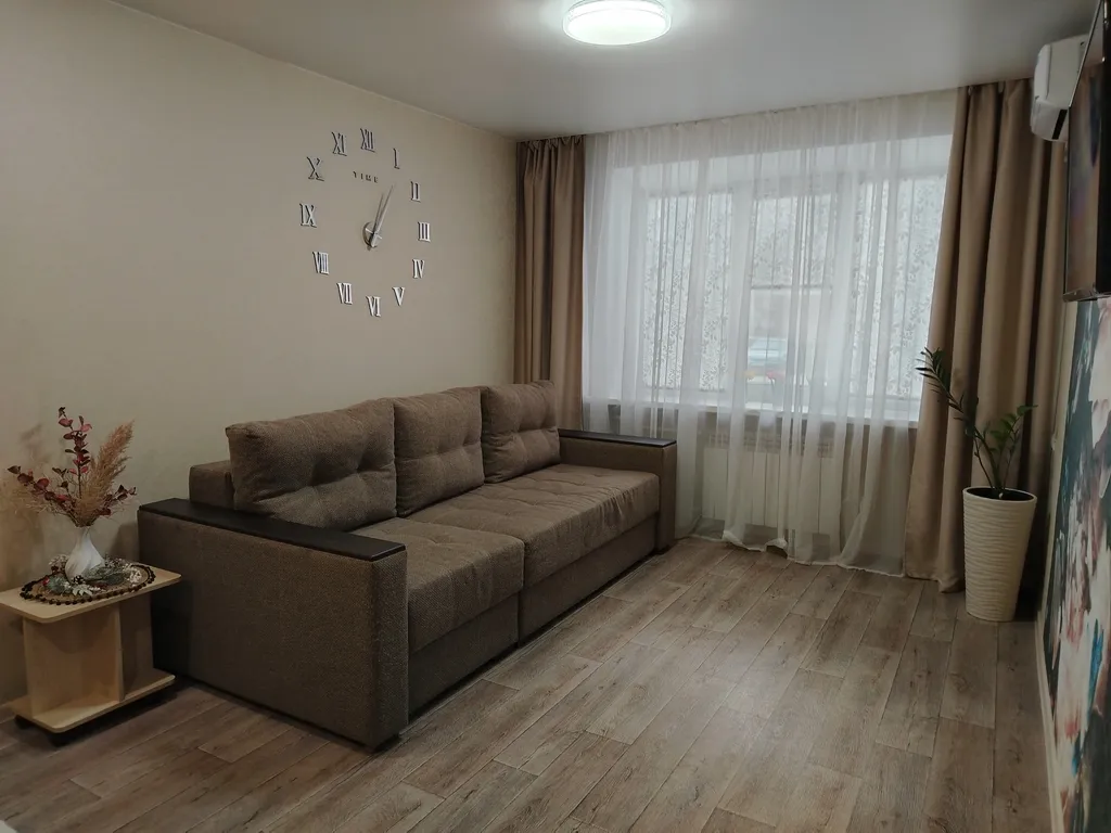 1-комнатная квартира в центре города с асфальтированной парковкой — аренда посуточно в Фролово