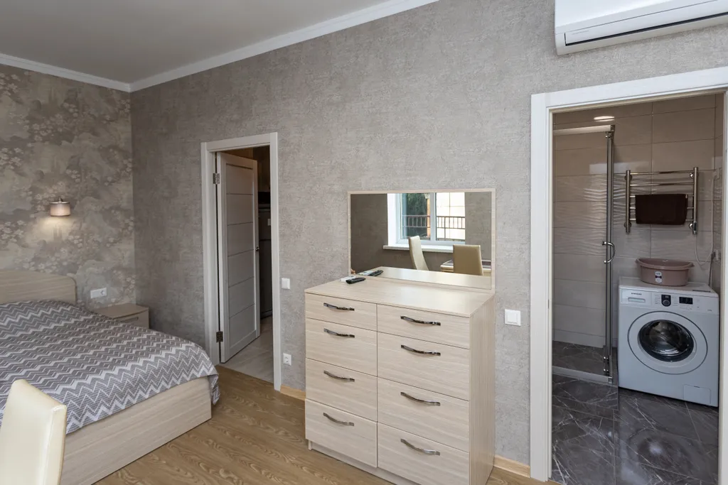 Светлая 1-комнатная квартира с панорамным балконом