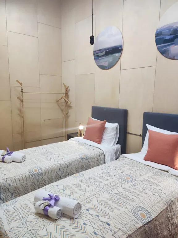 Барнхаус с панорамными окнами Хаус Гринвуд