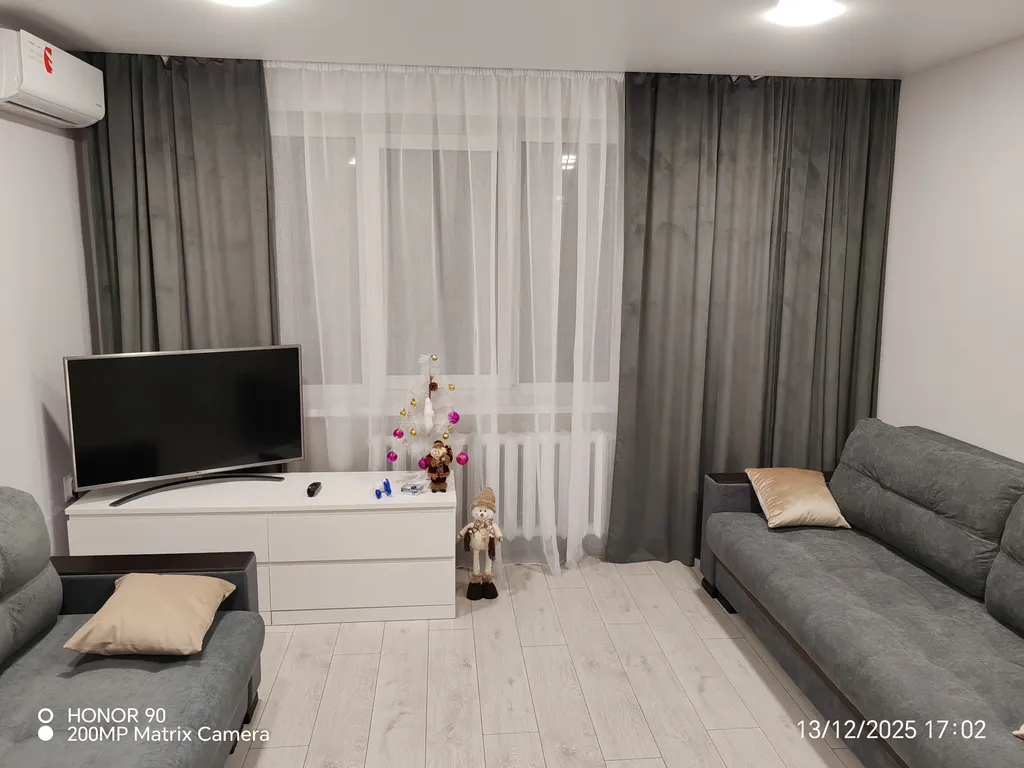 Двухкомнатная квартира, кафе "Васильки"