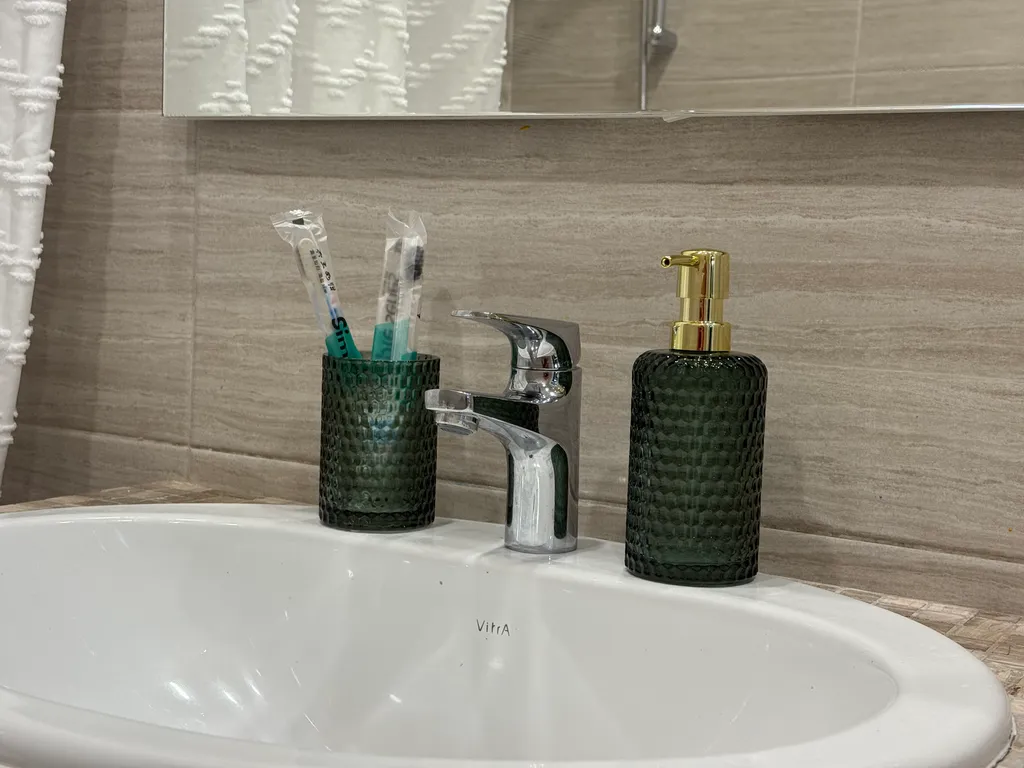 Квартира Просторная квартира с современным ремонтом у лесопарка — Лобня