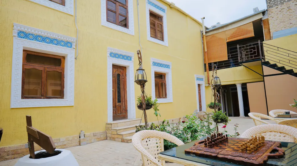 Семейный Пятиместный номер в центре старого города (санузел в номере)