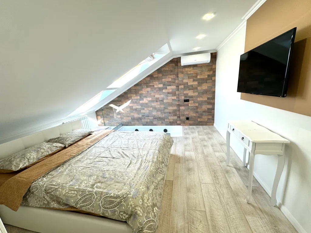 Двухуровневая евротрешка возле моря