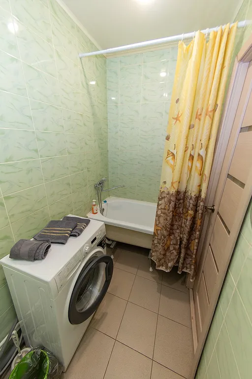 Уютная студия с лоджией в тени тополей