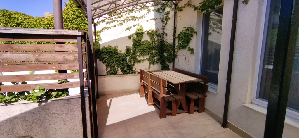 Двухуровневые апартаменты с отдельным входом в Старом городе