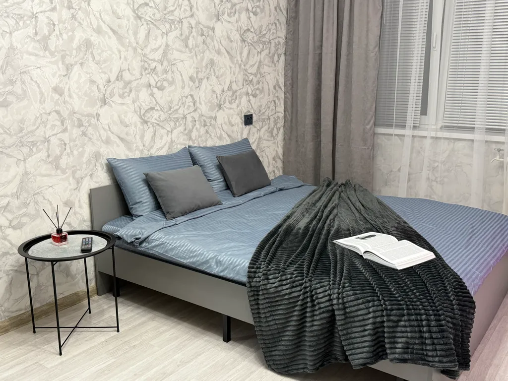 Уютная однокомнатная квартира — аренда посуточно в Артём