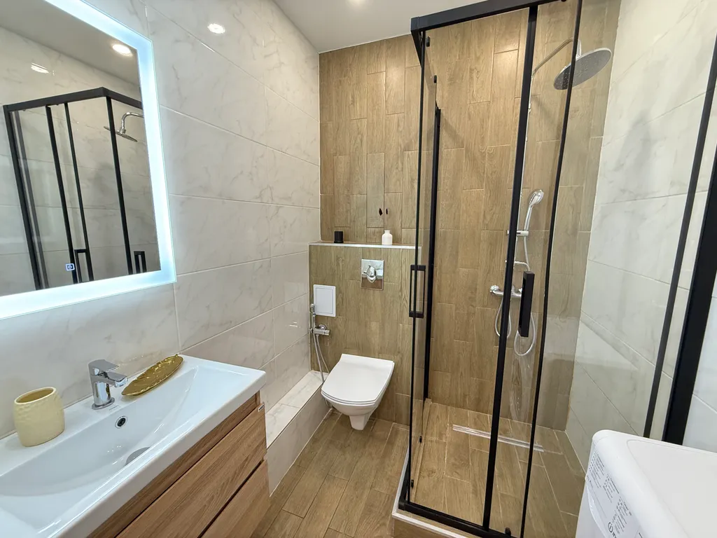 Дизайнерская квартира на Богданке