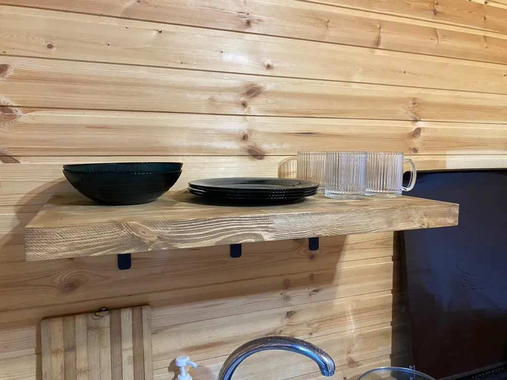 Уютный домик под лесом