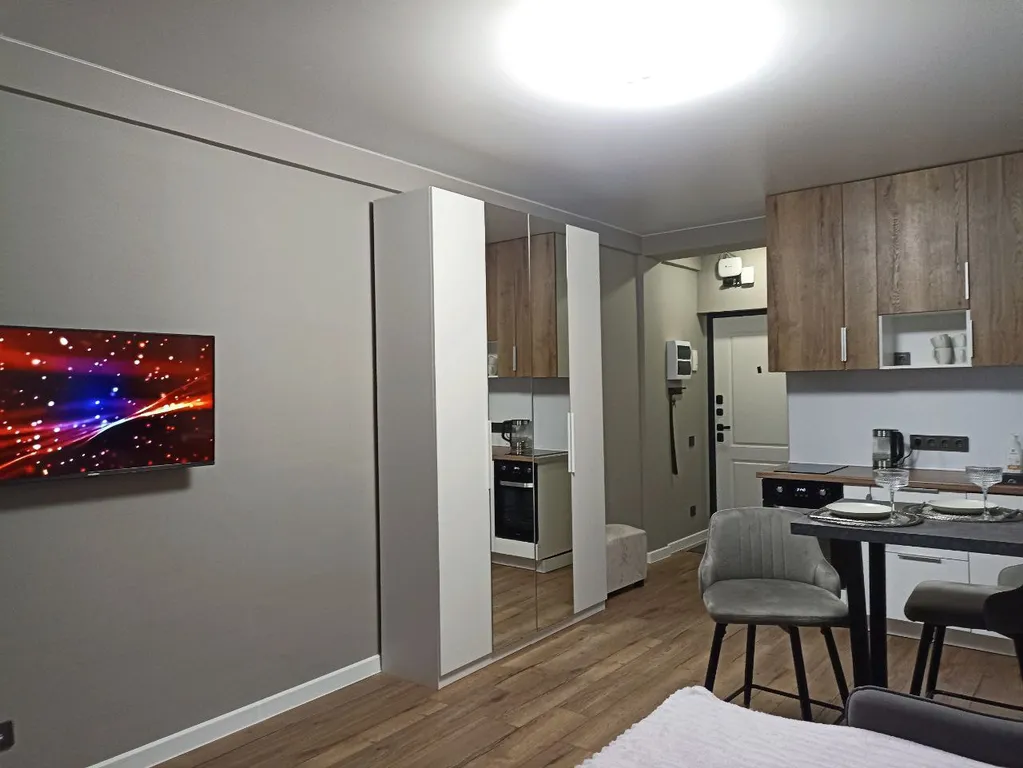 Сиреневая квартира с панорамой на город