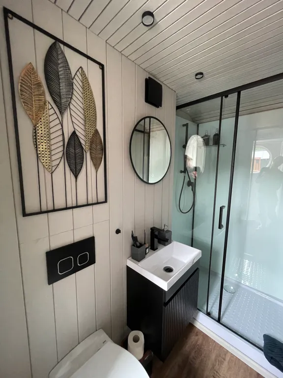 Дом на воде Наедине