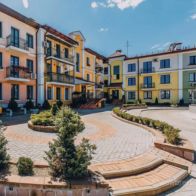 Новая квартира с подземным паркингом в центре