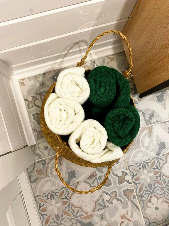 Уютный скандинавский домик у леса