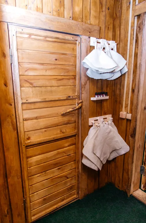 Дом с баней на берегу реки