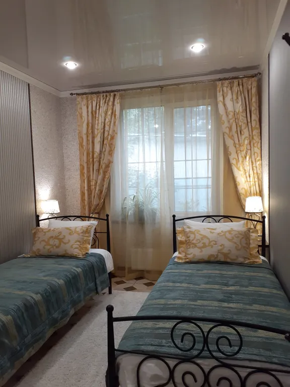 Дом под соснами