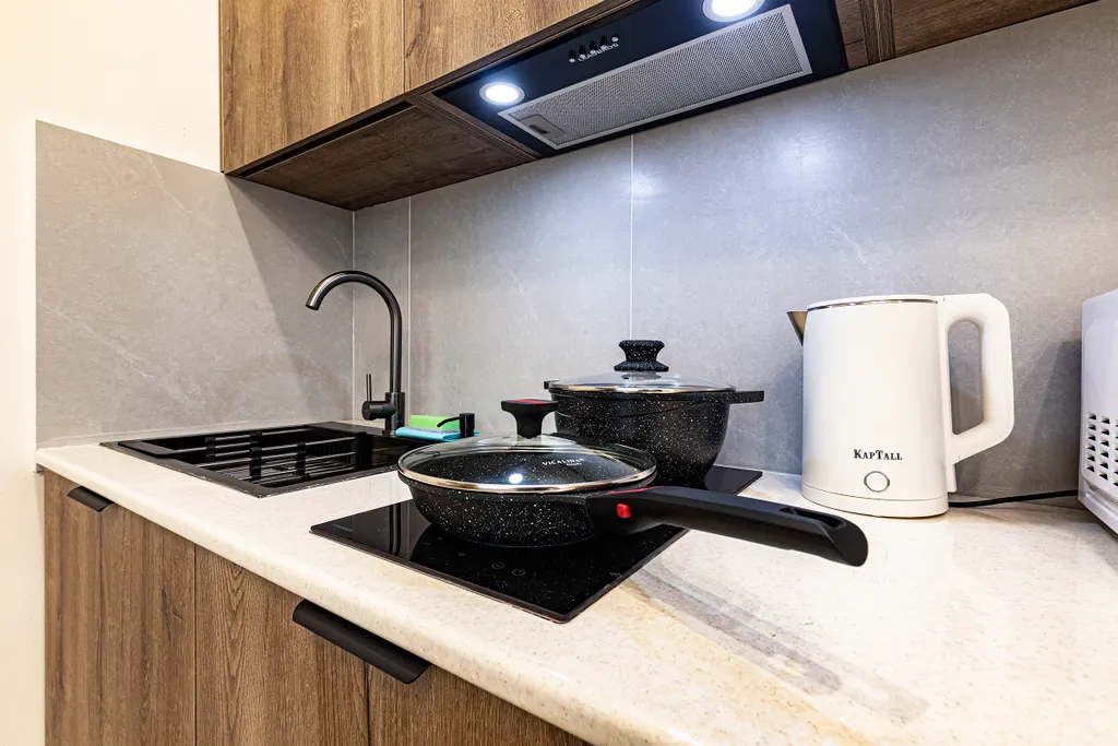 Элитная студия с панорамным видом из окна в самом центре столицы