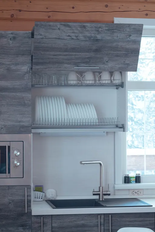 Усадьба в лесу с видом на горы