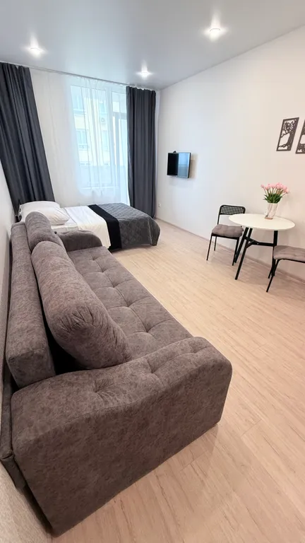 Просторная студия с двумя спальными местами