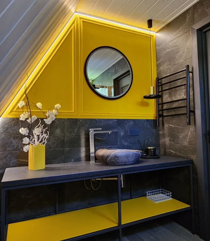 Стильный треугольный дом в 25 км от Минска с горячей купелью в лесу