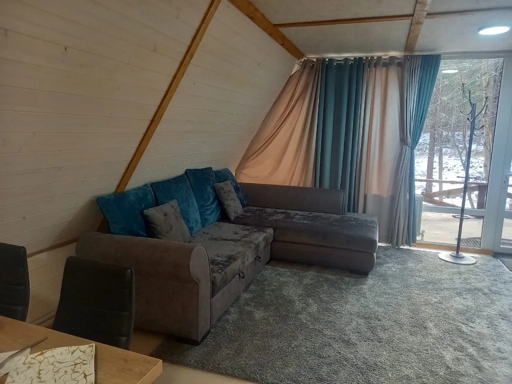 Shale (отдых в горах)