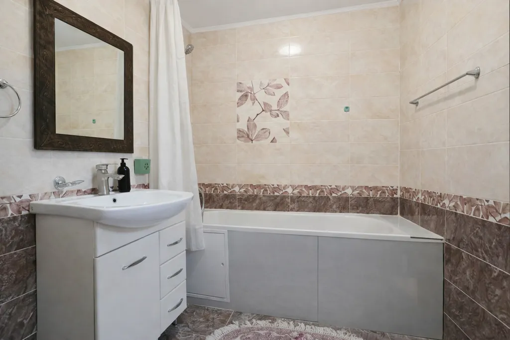 3х комнатная квартира, шикарный вид на байтерек, центр, 3 кровати, диван, 2 санузла