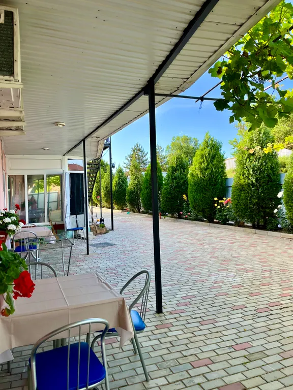 Двухклмнаиный пятиместный номер 100 метров до моря со своей кухней