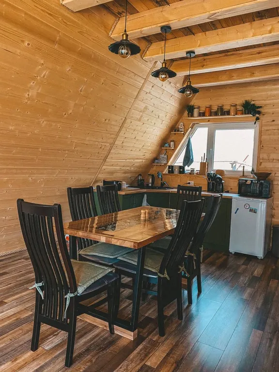 Уютный гостевой дом в Приэльбрусье с потрясающими видами на горы и лес