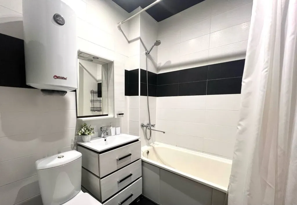 Солнечная студия Апельсин с красивым видом на Амур