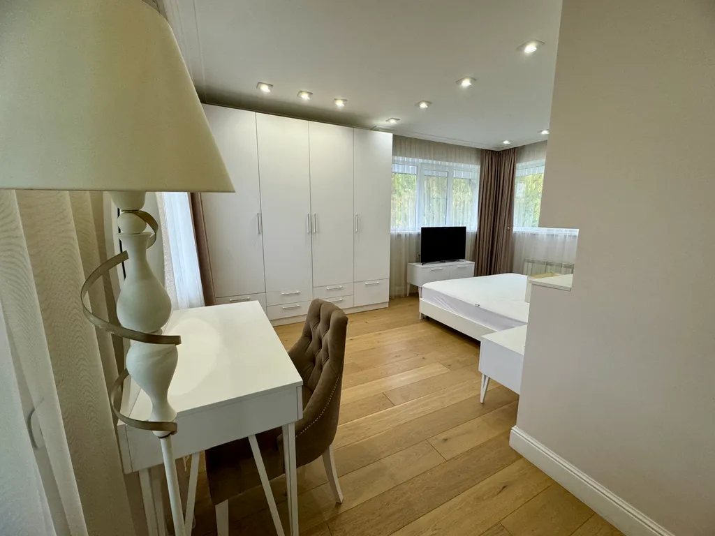 Дом с бассейном и баней у моря