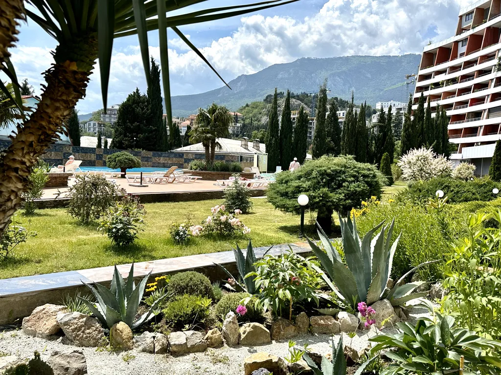 Двухкомнатная квартира с панорамным видом на море