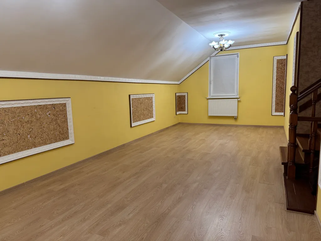 Частный дом с камином