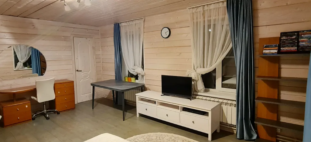 Домик у озера рядом с Москвой