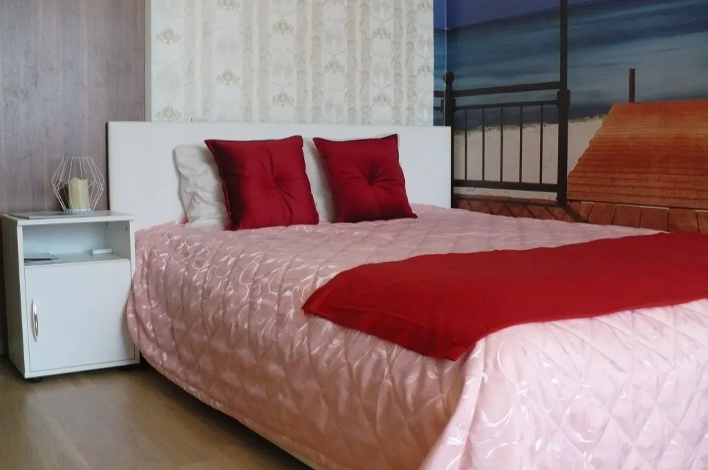 Просторная 2-комнатная квартира с лоджией — аренда посуточно в Кудрово