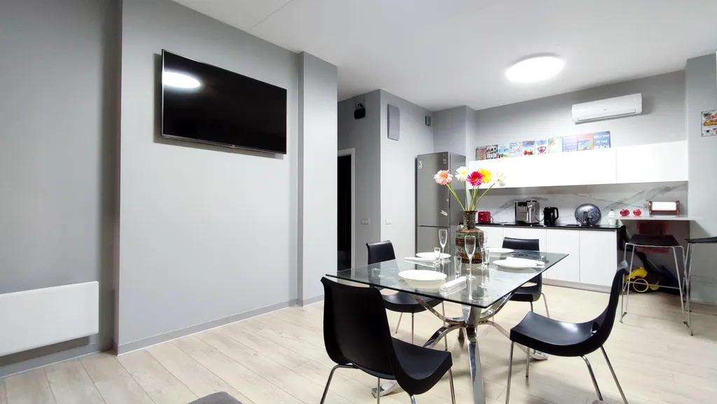 Шикарная квартира с видом на Золотой и Русский мост